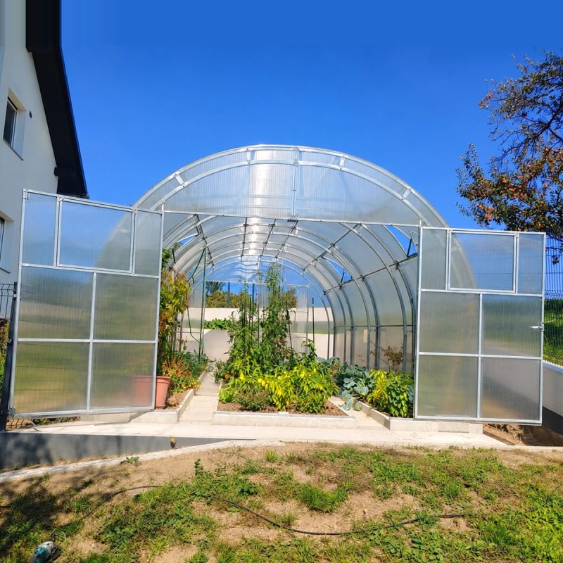 Rastlinjak AgroMax z odprtimi dvokrilnimi vrati